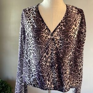WAYF SHEER BLOUSON SUPLICE BLOUSE. Size Med purple animal print